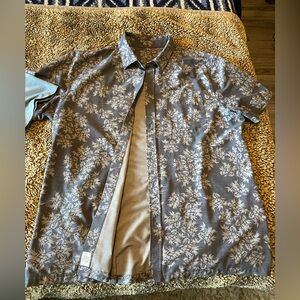 2 For 1 VUORI Men’s Floral Short Sleeve Button-Up Shirts - Size Large